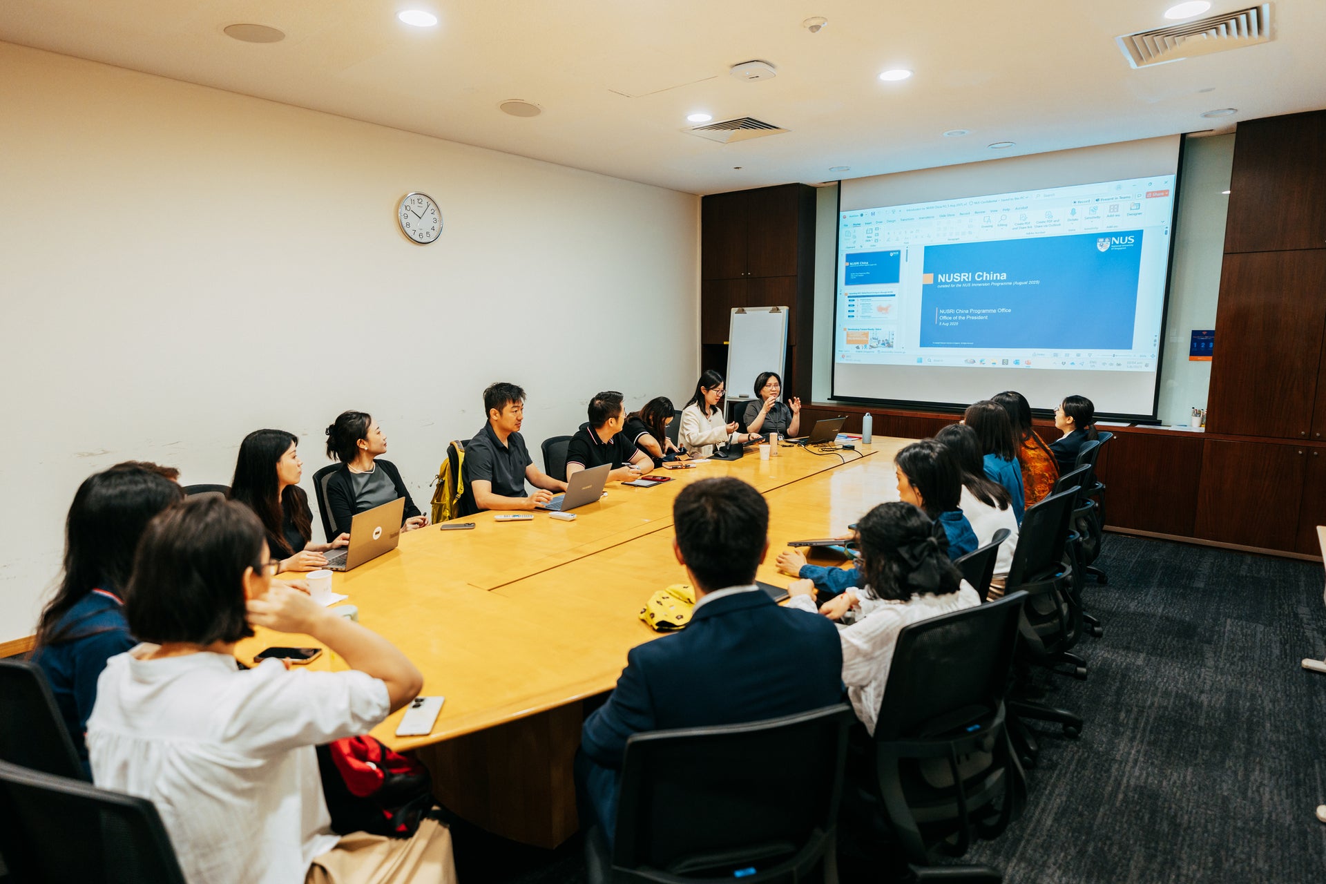Meet-and-greet session by NUSRI China Programme Office after the breakfast reception.